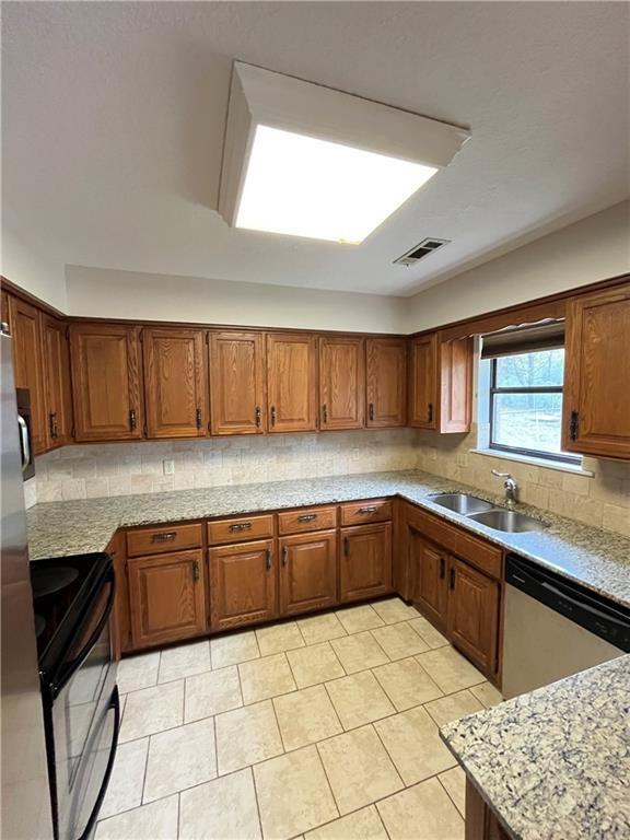 Building Photo - 2133 Loren Cir