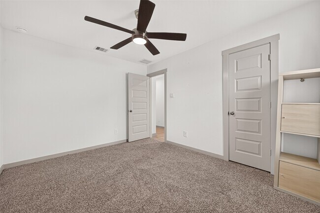 Building Photo - 3939 Hordley Ter Trl