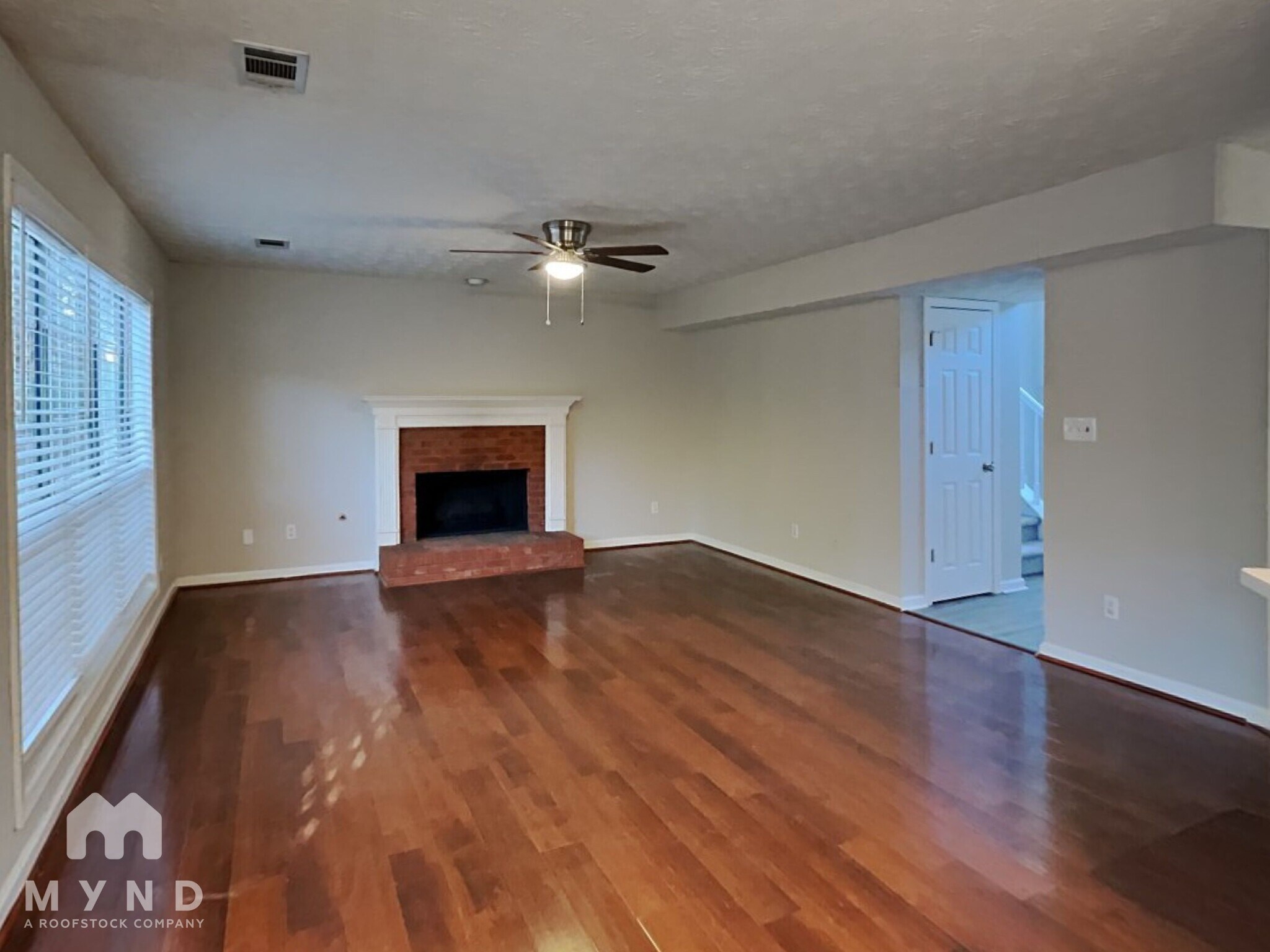 Building Photo - 839 Whitehaven Ln