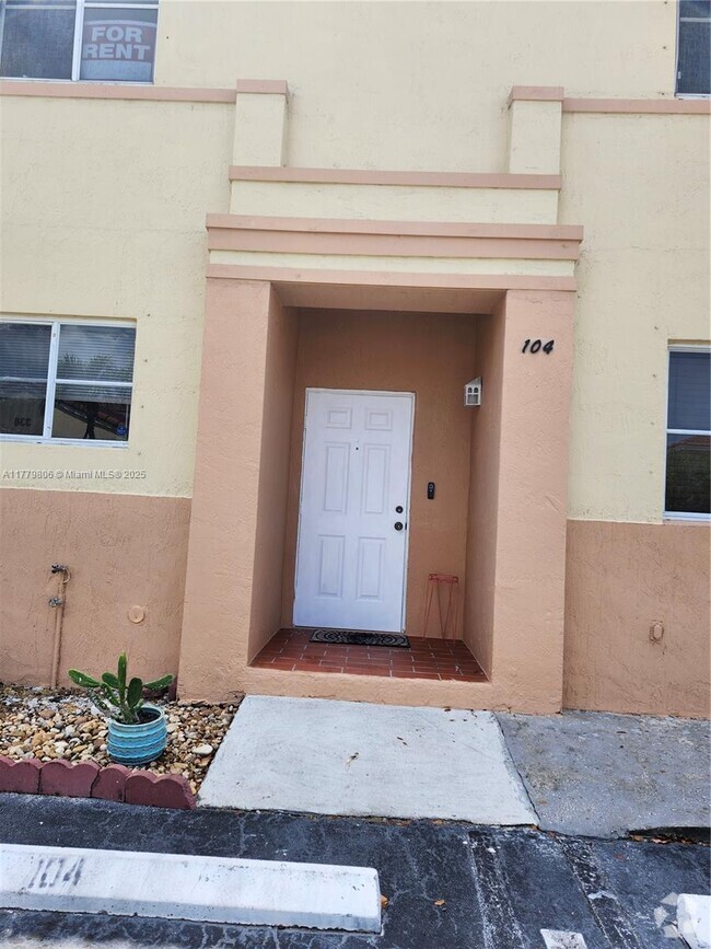 Building Photo - 312 NW 114th Ave