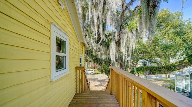 Building Photo - 14 Sanchez Ave