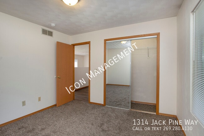 Building Photo - 1314 Jack Pine Way