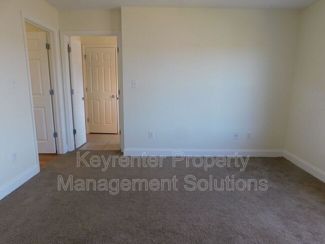 Building Photo - 22 Enchanted View Cir