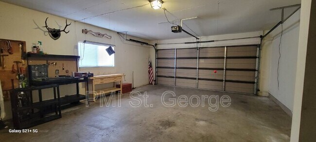 Building Photo - 776 E Fort Pierce Dr
