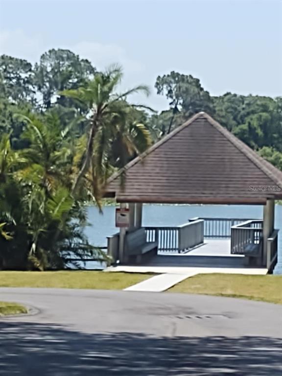 Building Photo - 3874 Lake Shore Dr