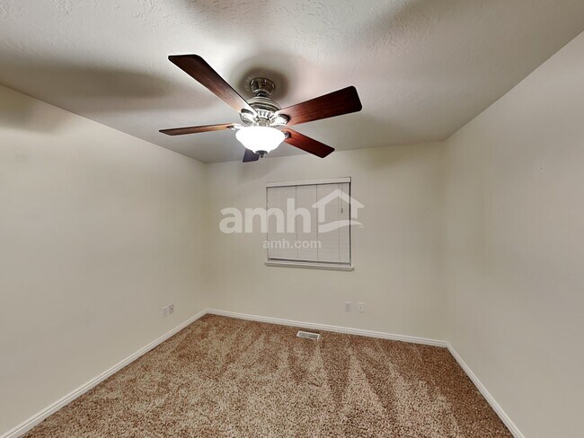 Building Photo - 957 W 1200 S