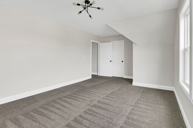 Building Photo - 117 Carshalton Dr