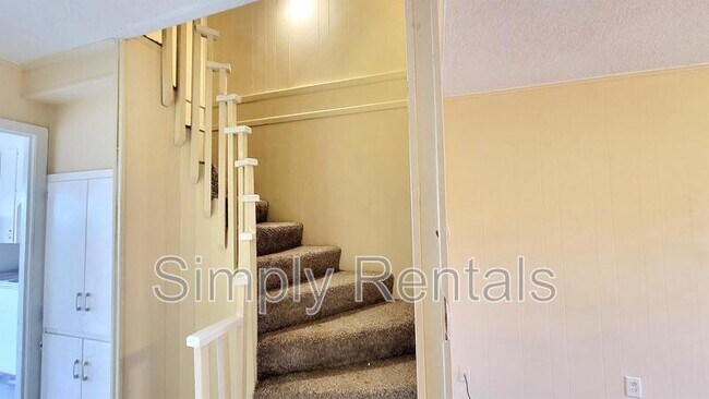 Building Photo - 400 Bill Bradford Rd