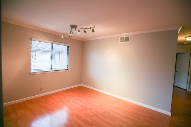 Building Photo - 2640 Great Arbor Way
