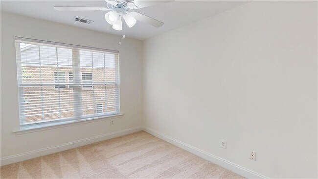 Building Photo - 3249 Brockenhurst Dr