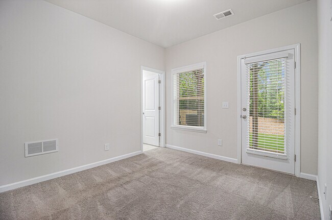 Building Photo - 3497 Hidden Valley Cir