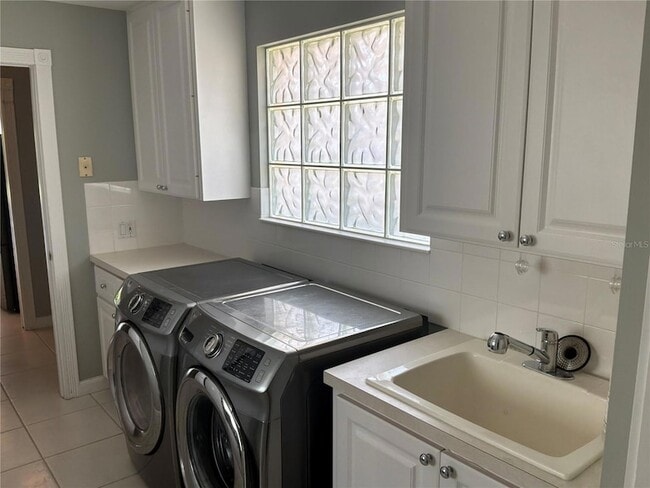 Building Photo - 5796 Ivrea Dr