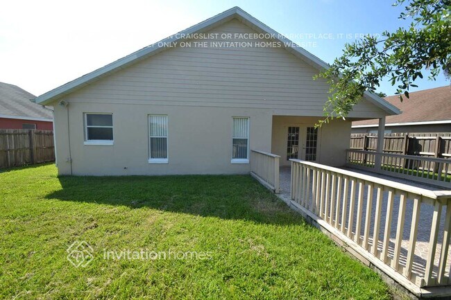 Building Photo - 8324 Fort Clinch Ave