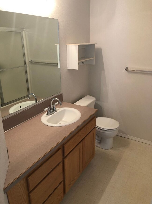 Building Photo - Your Cozy Boise Retreat Awaits! 3bd, 2.5b ...