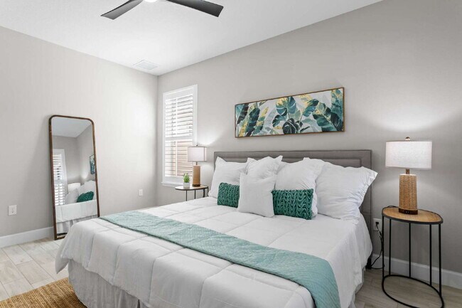 Building Photo - "Spacious 4-Bed, 4-Bath Retreat at 2612 Le...