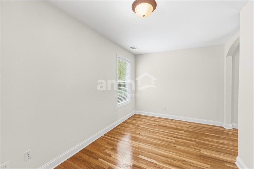 Building Photo - 5592 Lair Ln