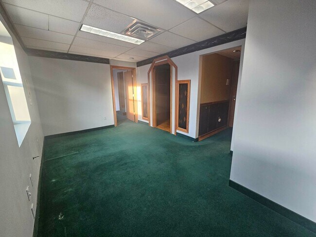 Building Photo - 619 Johnston St