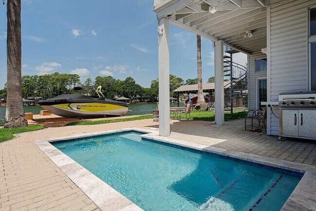 Building Photo - 12374 Lake Vista Dr