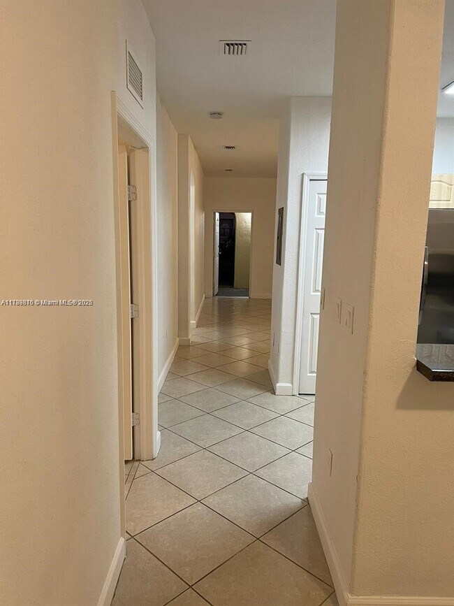 2758 SE 17th Ave 2758 SE 17th - 2758 Se 17th Ave Homestead Fl Building Photo 