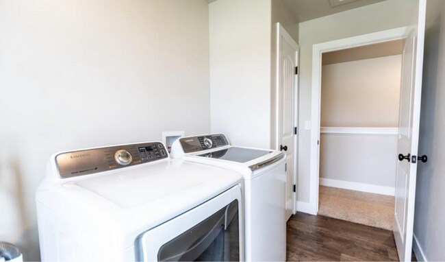 Building Photo - Beautiful 4 Bed, 2.5 Bath Home for Rent in Summerfield