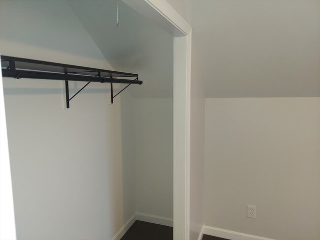 Building Photo - 8 Phillips St