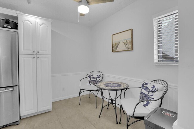Building Photo - 100 Pelican Pointe Dr