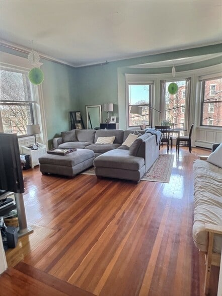 Building Photo - 15 Garrison Rd