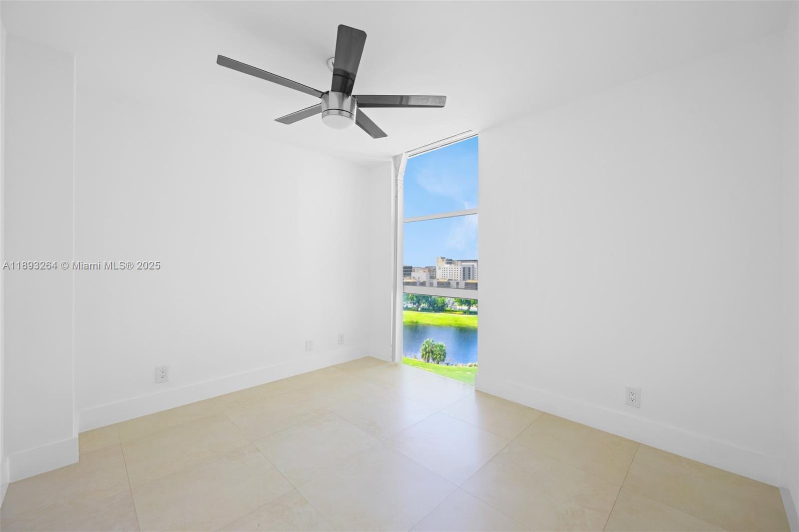 Building Photo - 20301 W Country Club Dr