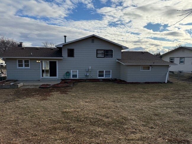 Building Photo - 4 Bedroom, 2 Bath Home for Rent