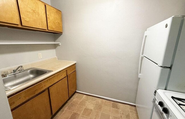 Interior Photo - 3209 Bishop Street