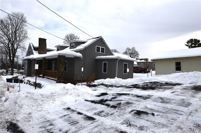 Building Photo - 137 Genesee St