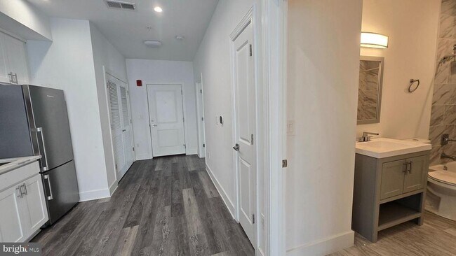 Building Photo - 818 Bladensburg Rd NE