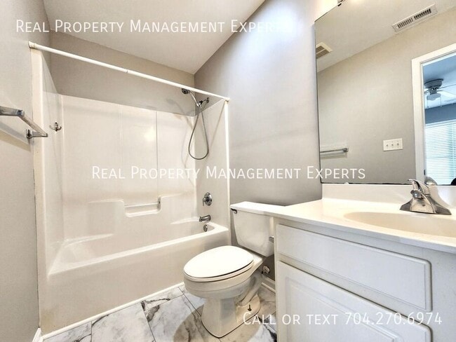 Building Photo - 138 Sun Ridge Dr