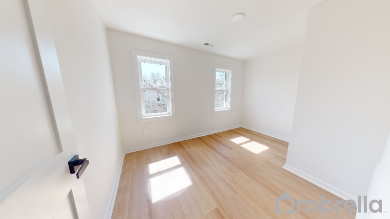 Building Photo - 343 E 28th St