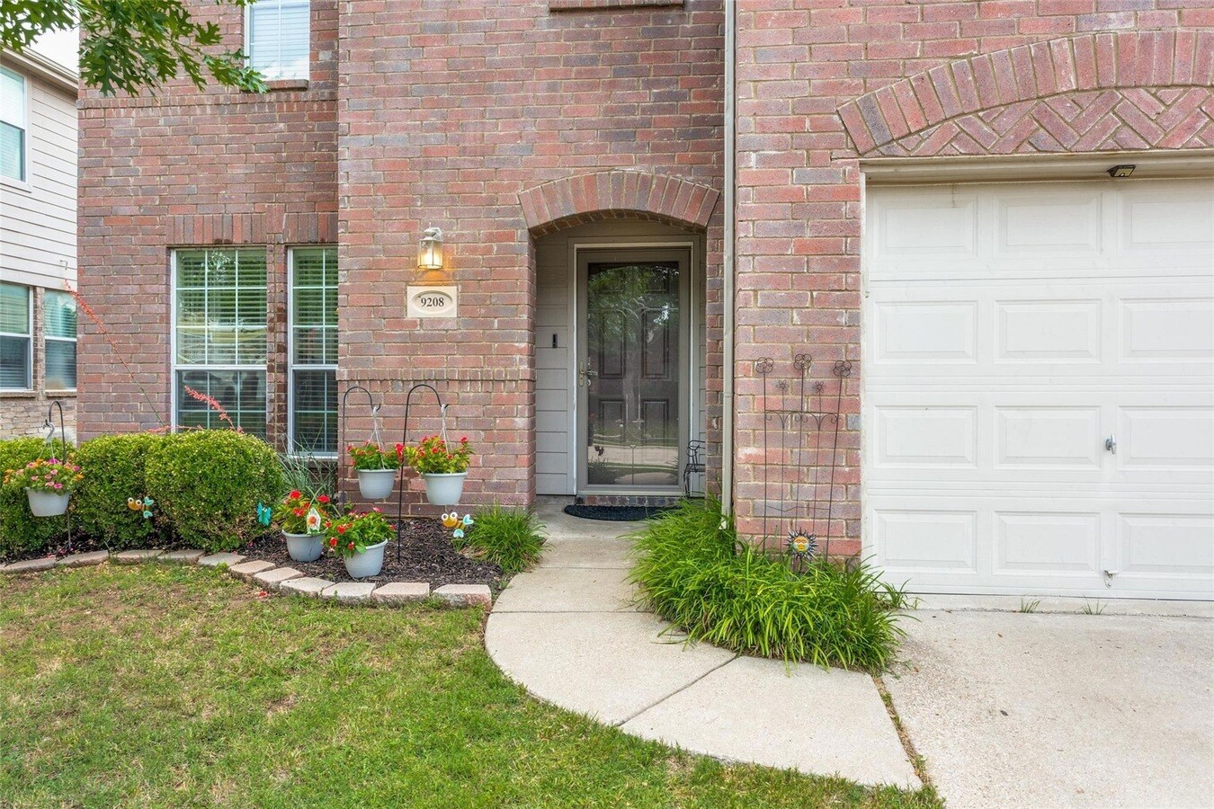 Building Photo - 9208 Conestoga Dr