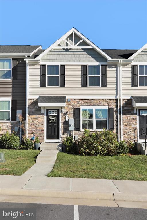 Building Photo - 206 Spring Pl