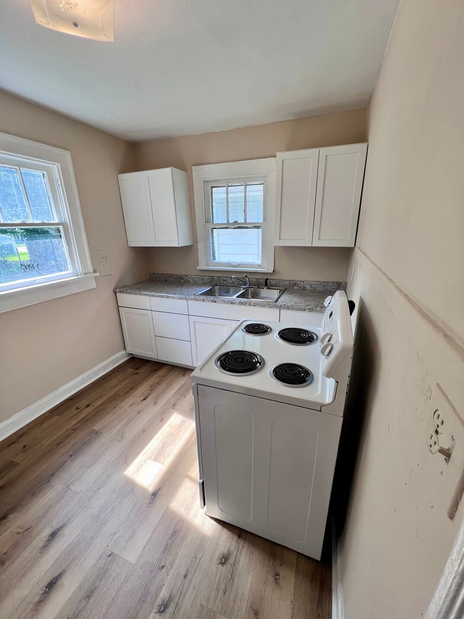 Building Photo - 3709 Boulevard Pl