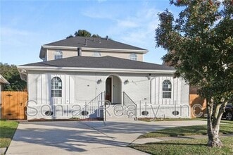 Building Photo - 4421 Lakewood Dr