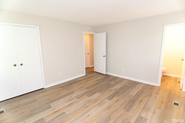 Building Photo - 103 Wigan Cir