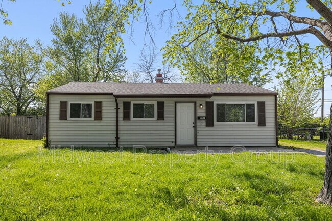 Primary Photo - 15 Juno Dr