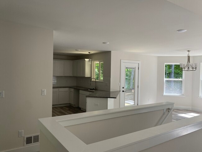 Building Photo - 9453 Shady Dr