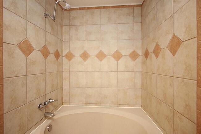 Building Photo - 23315 Montague Dr