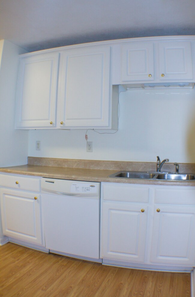 Building Photo - 1416 Highland Ave