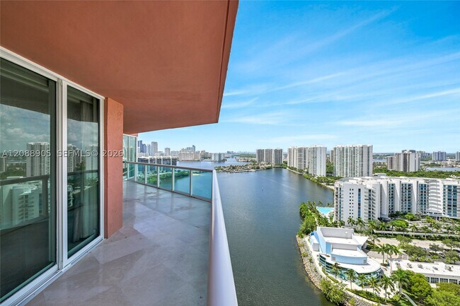 Building Photo - 3370 Hidden Bay Dr