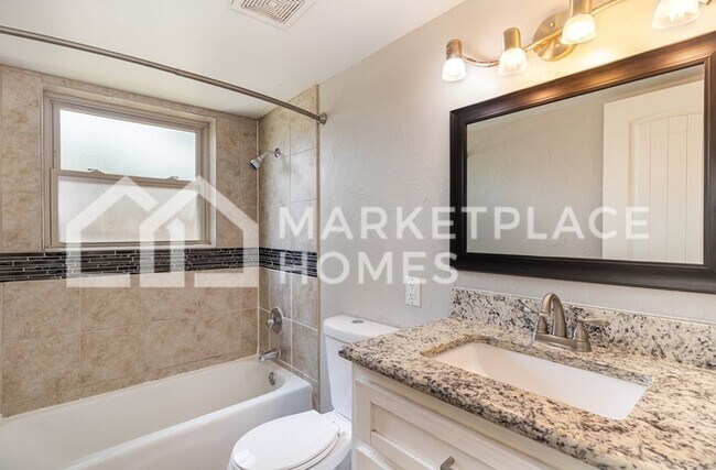 Building Photo - 2801 Fairbrook St