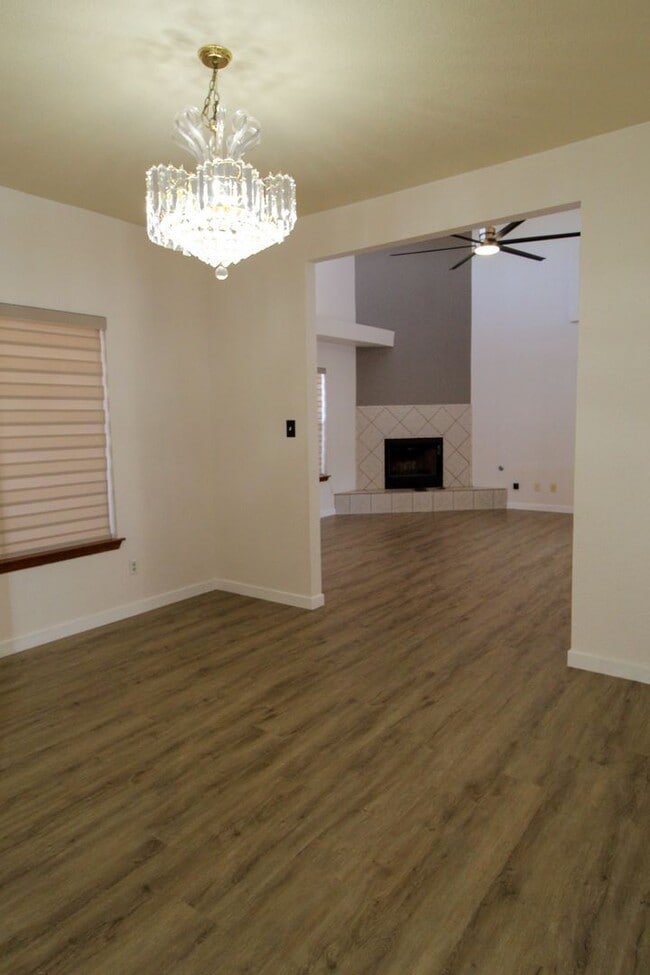 Building Photo - 2081 Paseo Del Prado Dr