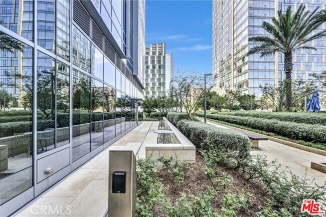 Building Photo - 877 Francisco St