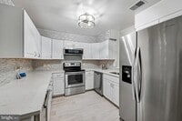 Building Photo - 73 Hawthorne Ct NE