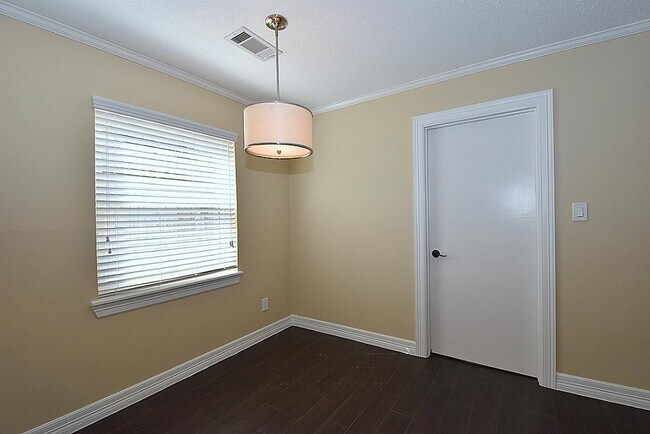 Building Photo - 2410 Del Norte St