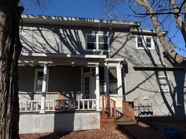 Building Photo - 512 W Michigan Ave